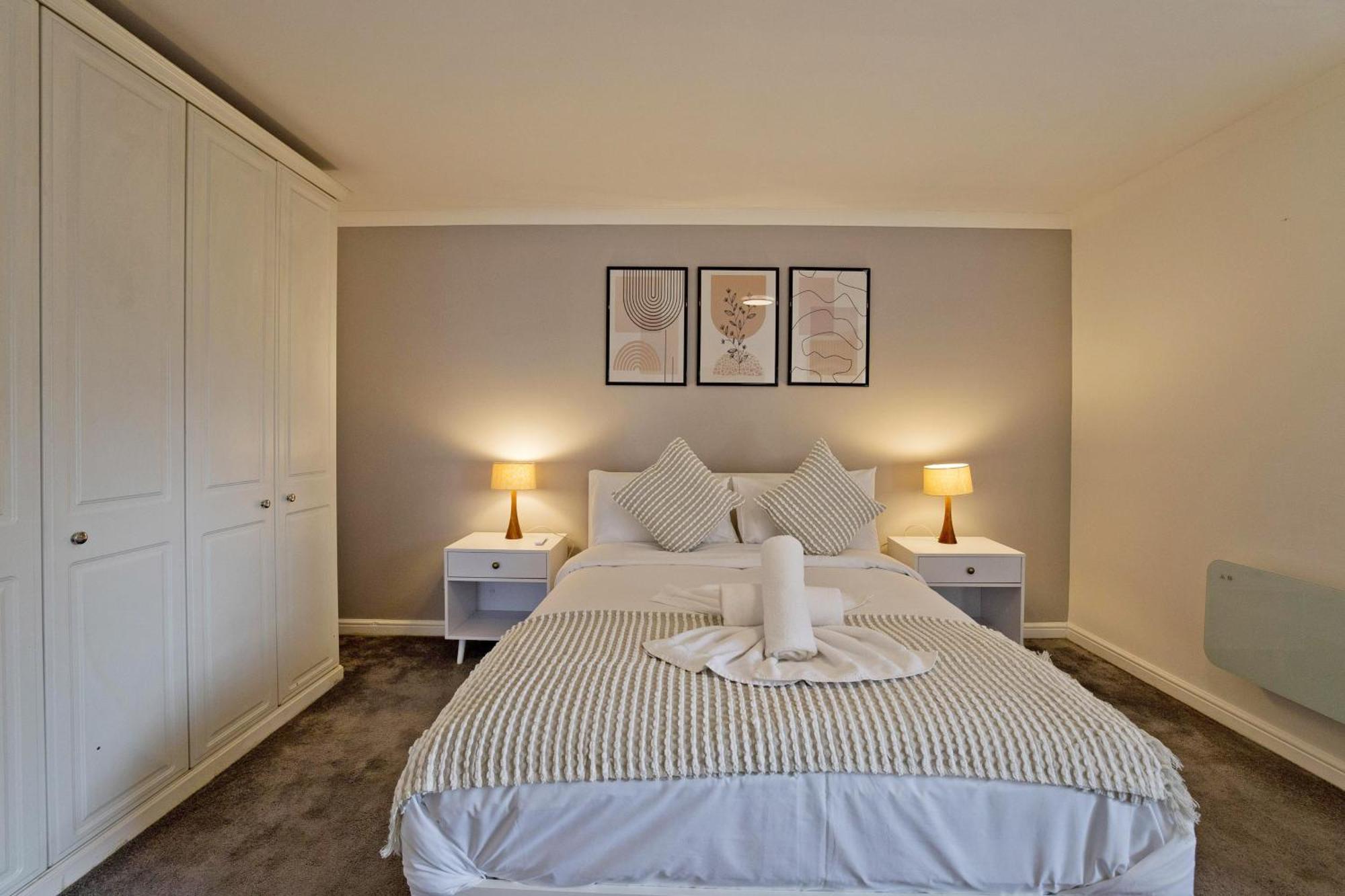 Imperial Meridian Place Apartment لندن المظهر الخارجي الصورة