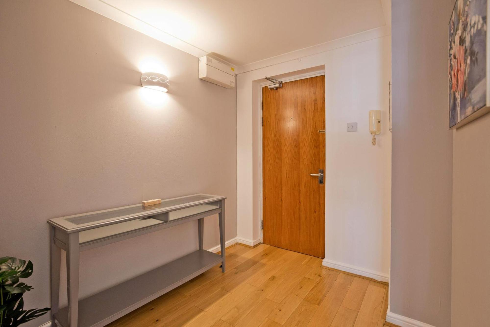 Imperial Meridian Place Apartment لندن المظهر الخارجي الصورة