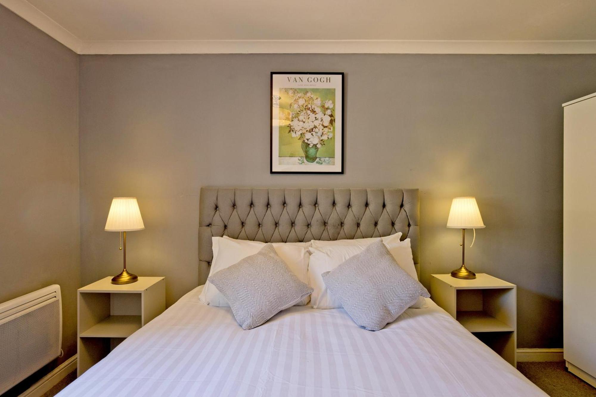 Imperial Meridian Place Apartment لندن المظهر الخارجي الصورة
